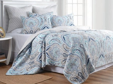 Blue Reflections coverlet set