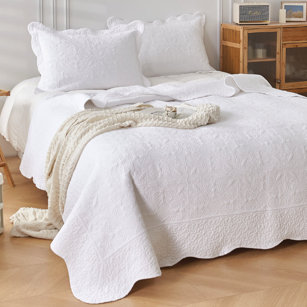 Antique White coverlet set