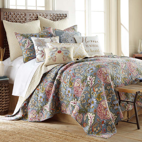 Angelina coverlet set