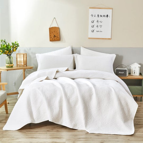 Diamond White coverlet set