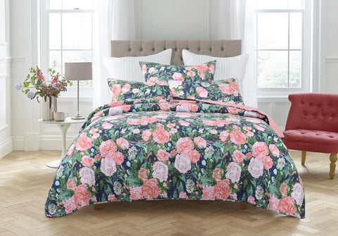 Queens coverlet set